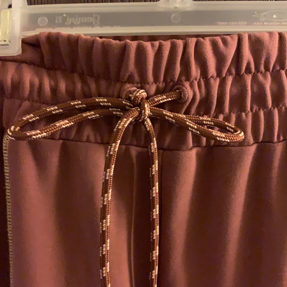 Fabletics Sweatpants - Picture 4 of 9